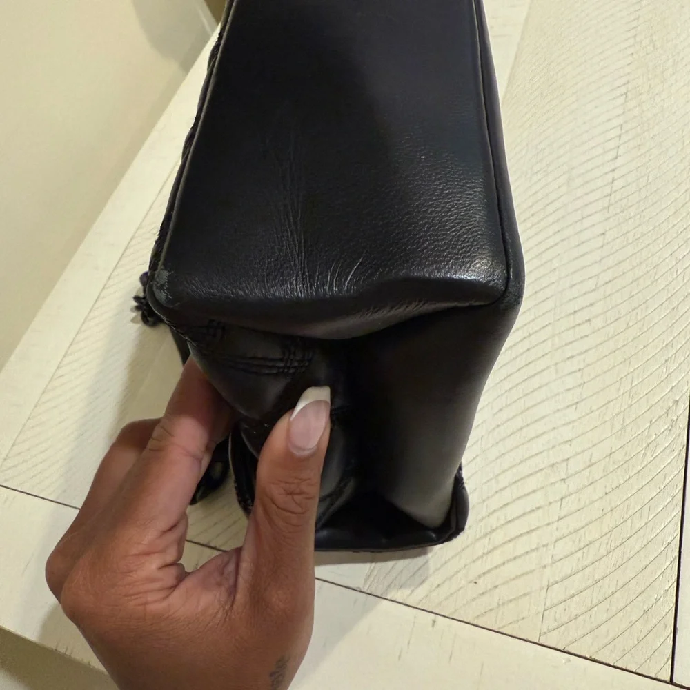 Kurt Geiger Black Quilted Shoulder Bag - Picture 6 of 8